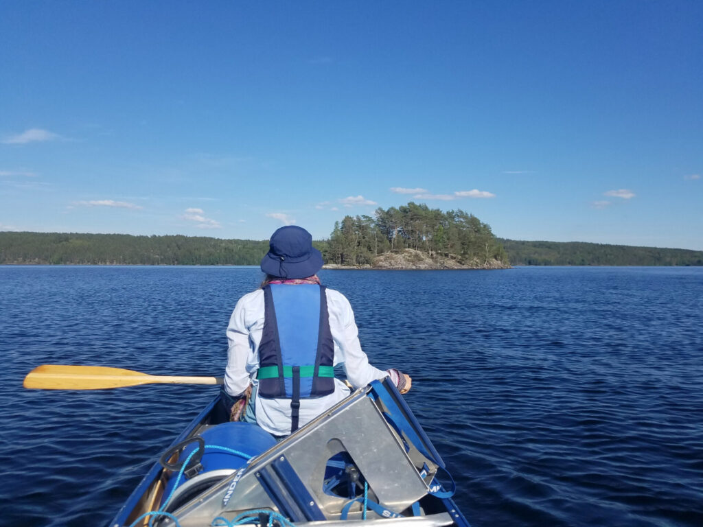 Kanutour auf dem See Värmeln. Einsame Insel zum Zelten